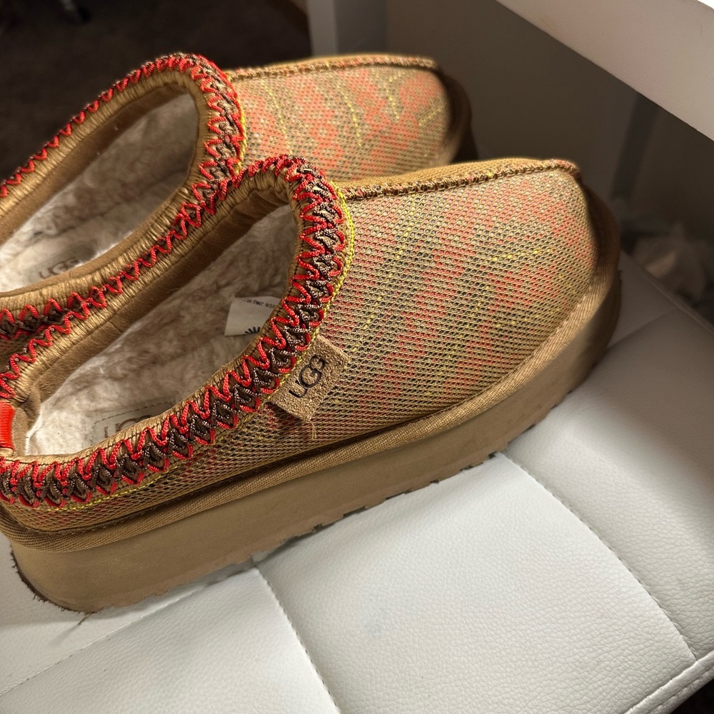 barely worn ugg tazz maxi tasman platforms